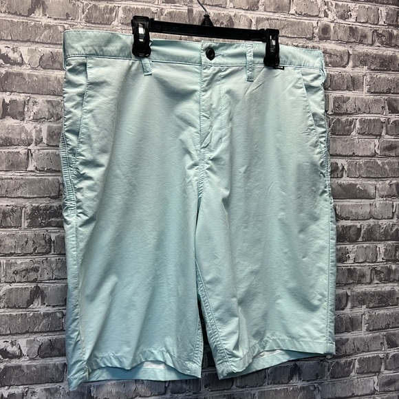 Hurley - Picture 2 of 10